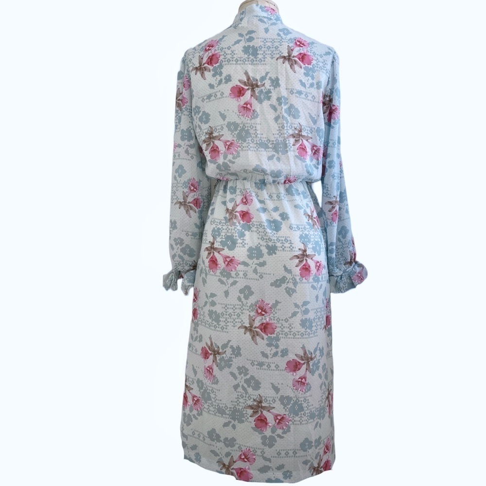 𝅺vintage 1970s sheer blue floral high neck secretary dress with ruffle cuff Sz M - Picture 3 of 9